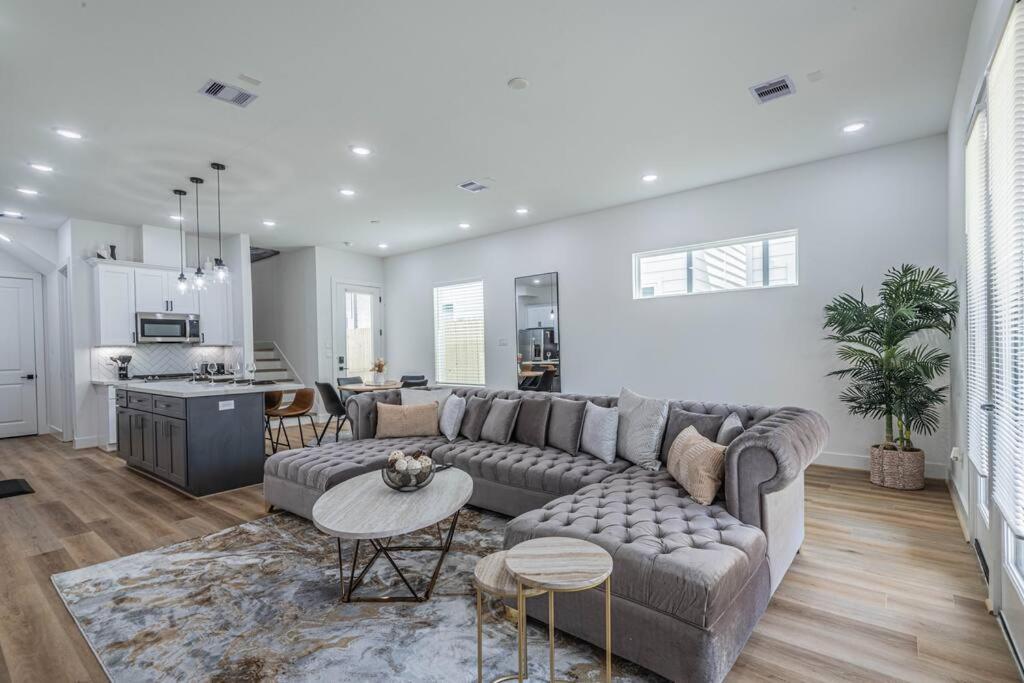 Luxury Home Near Houston Downtown & Medical Center Exterior photo